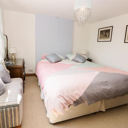 Auburn House Villa Nawton Екстериор снимка