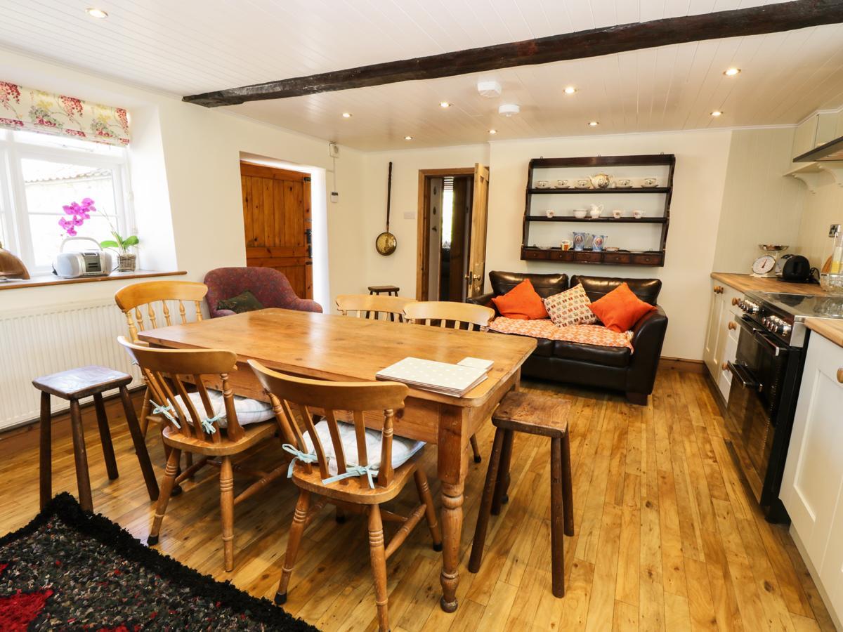 Auburn House Villa Nawton Екстериор снимка
